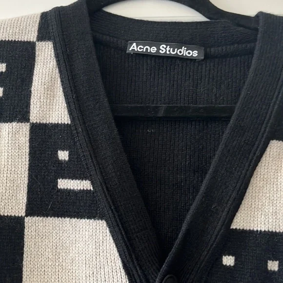 Checked intarsia wool cardigan - Picture 6 of 9